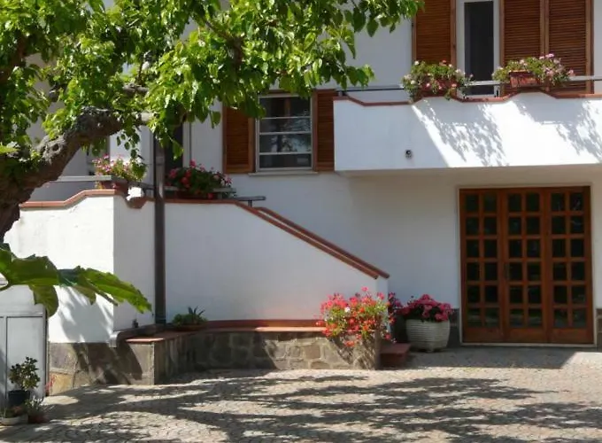 Oda ve Kahvaltı La Quercia 3*